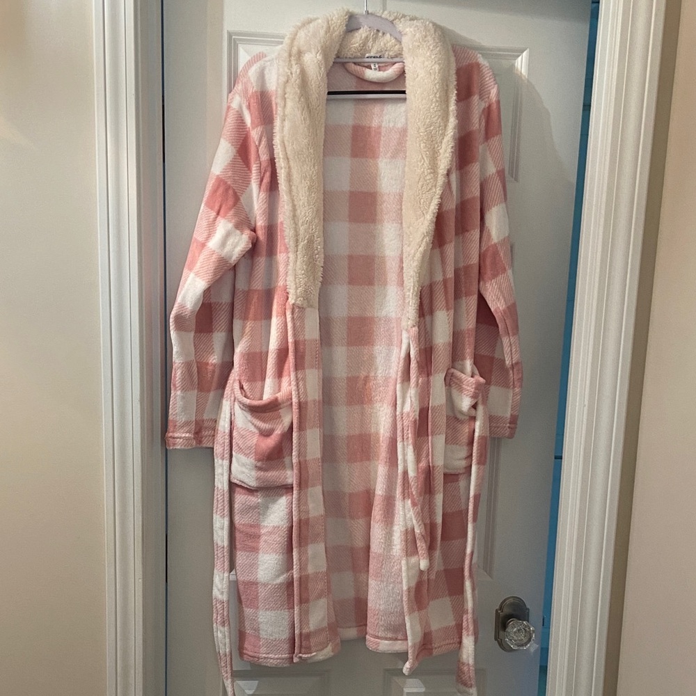 🧡 Women’s Ardene bathrobe